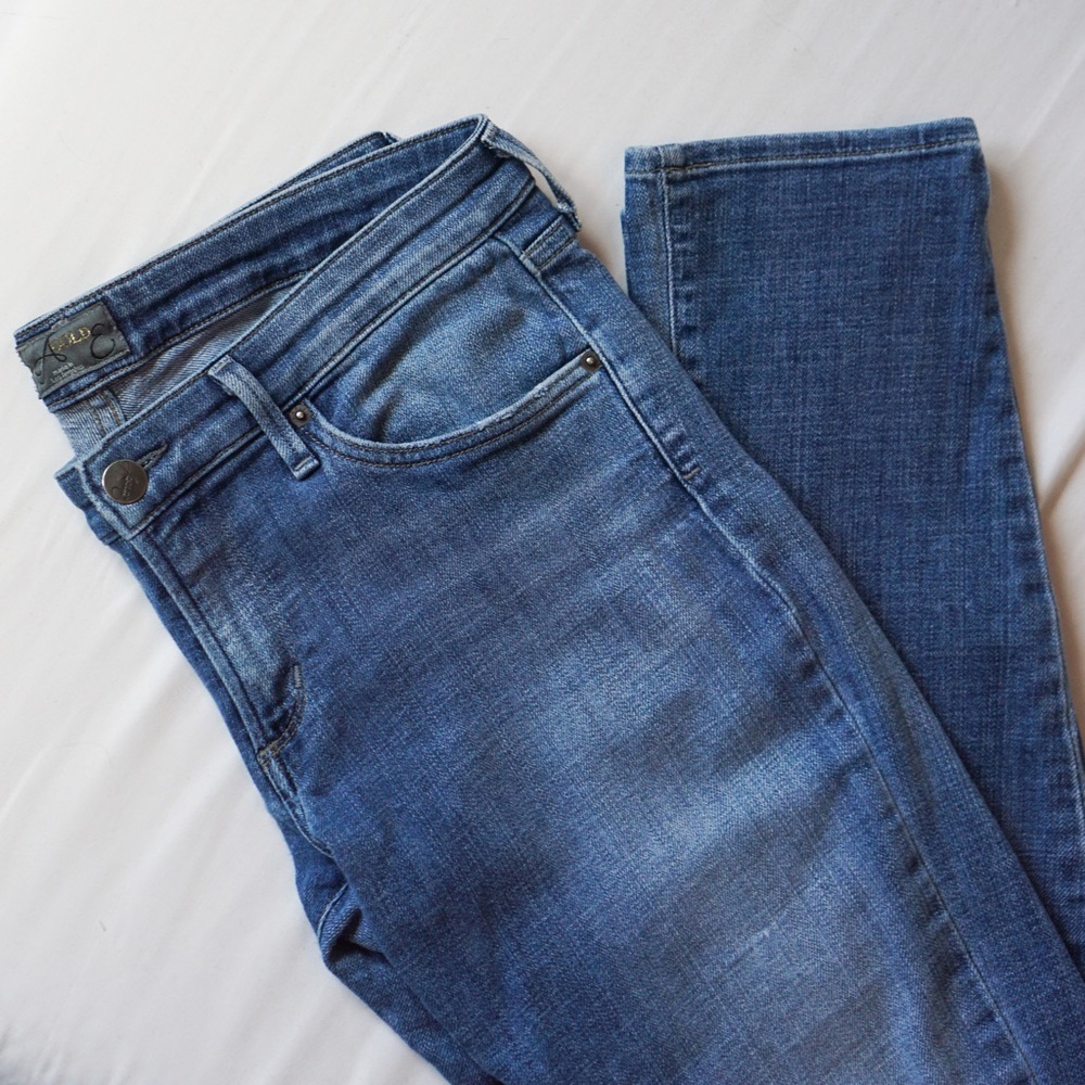 [SOLD] Agolde Chloé Low-Rise Slim Jeans